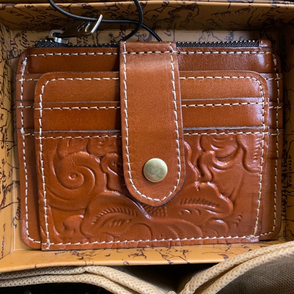 Authentic PATRICIA NASH LEATHER EMBOSSED GRAPE LEAF FRAME CROSB/CLUTCH/WALLET - Picture 3 of 16